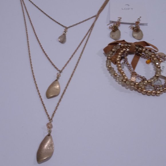 LIVE AUCTION SHOW APRIL 4, 2023 AT 4PM EST MULTI BRAND DESIGNERS START AT 5 USD - Picture 6 of 12